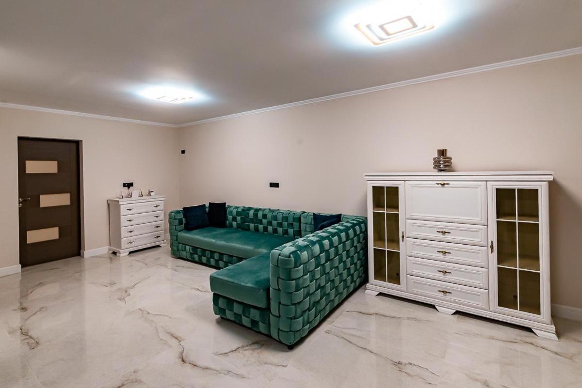 Moky Rezident 2 Arad Exterior photo